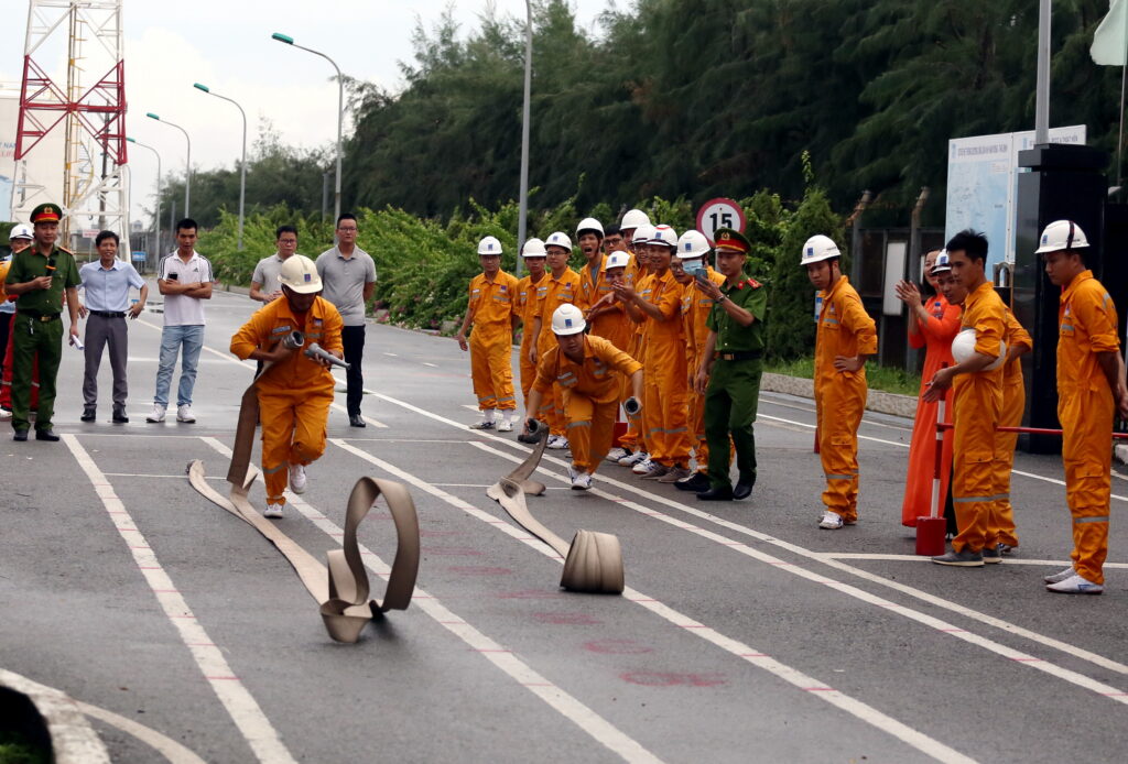 trang bị vòi chữa cháy tại Cty PCCC Hoàng An Phát