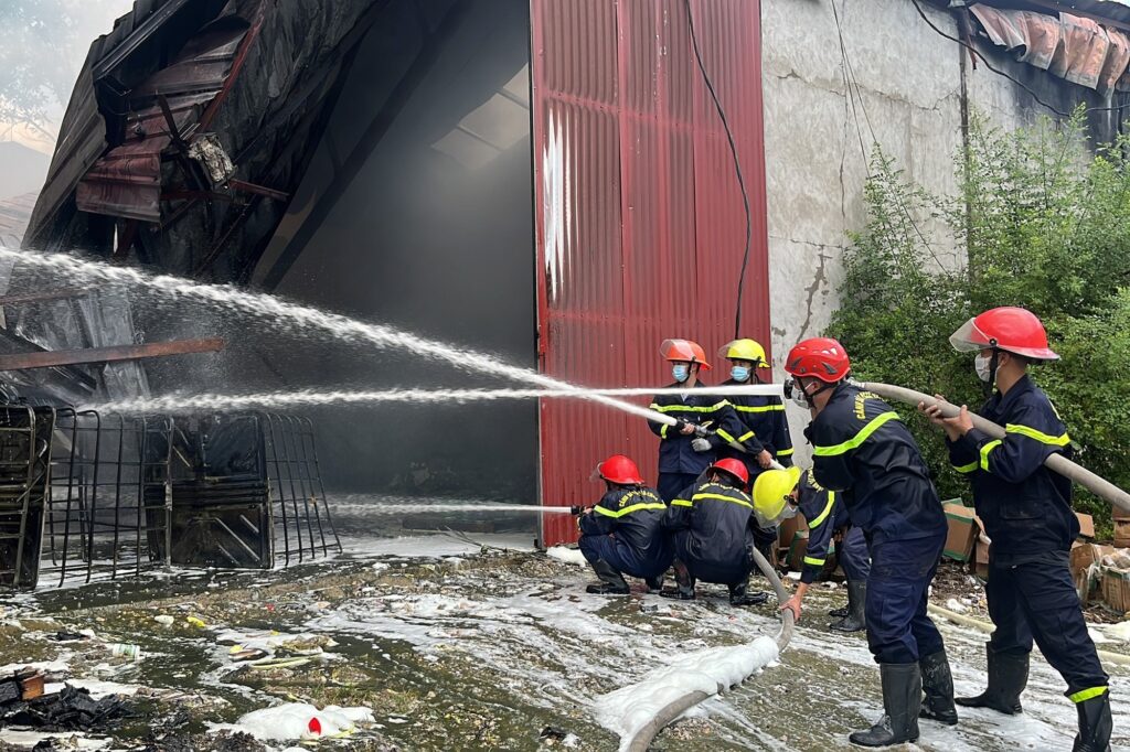 Khi sử dụng quần áo chống cháy, cần vệ sinh đúng cách để đảm bảo hiệu quả và tuổi thọ